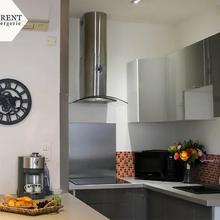 Appartement Le Leon By Apirent #balcon #calme #climatisation #central